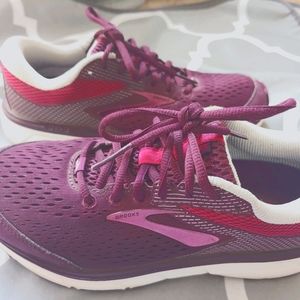 Brooks Dyad - purple + maroon